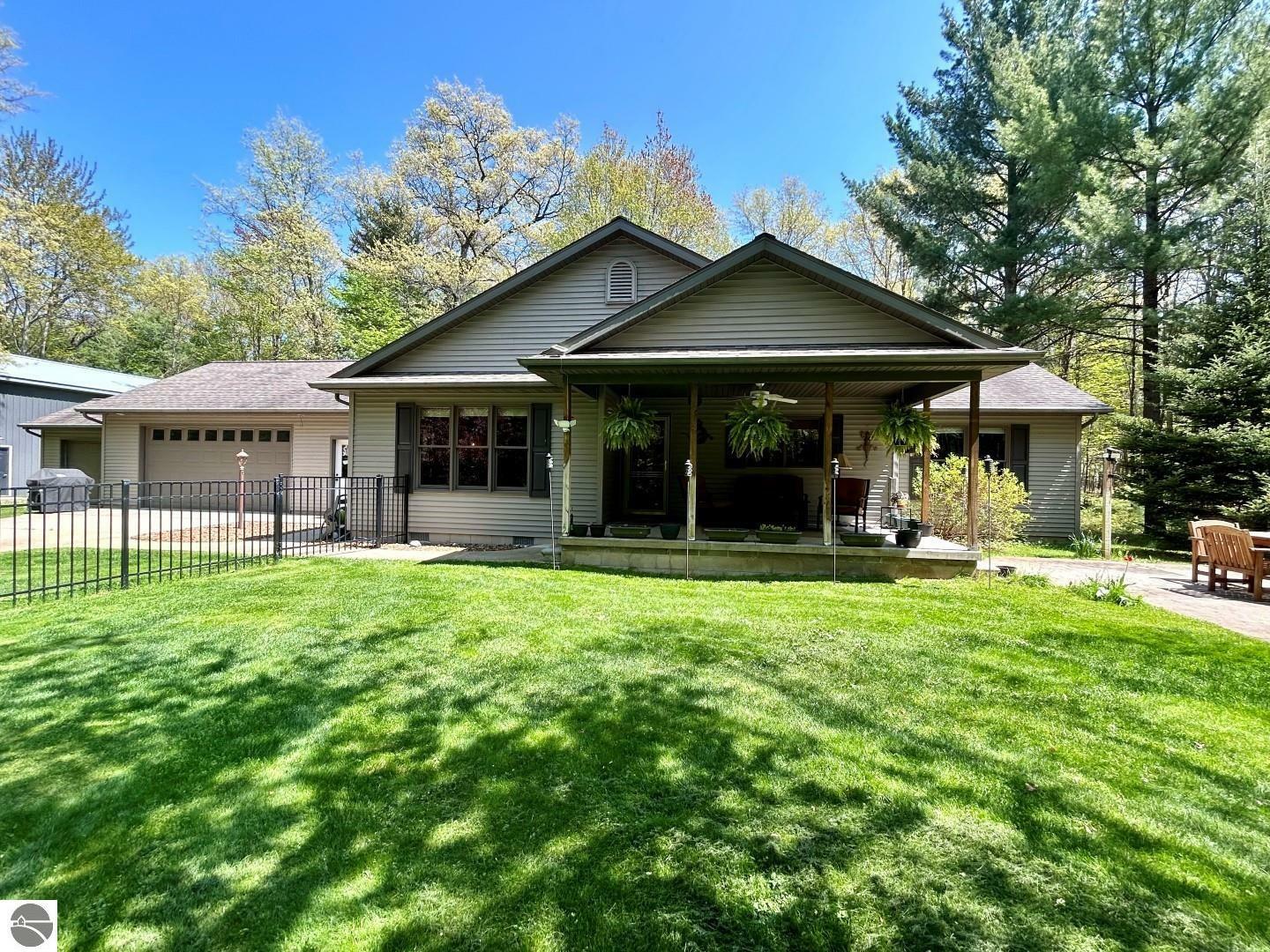 Property Photo:  2461 Windover Drive  MI 48651 