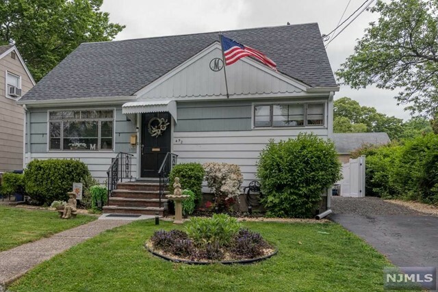 Property Photo:  492 West Anderson Street  NJ 07601 