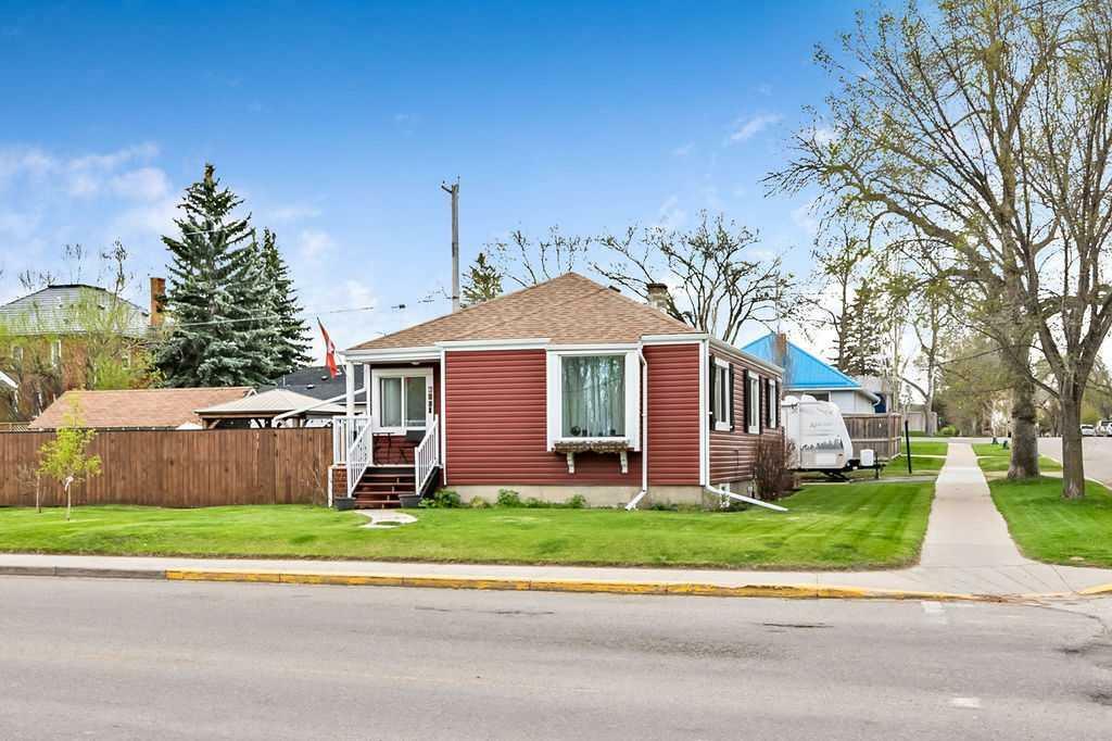 Property Photo: 301 3rd Avenue SE AB T1V 1H4