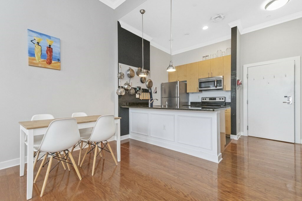 Property Photo:  72 Ashland St 302  MA 02148 