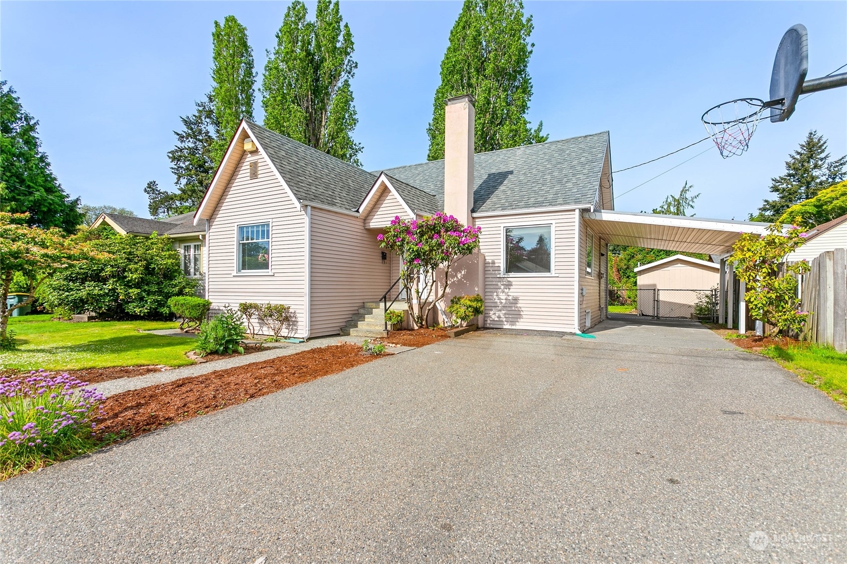 Property Photo:  2921 Elm Street  WA 98226 