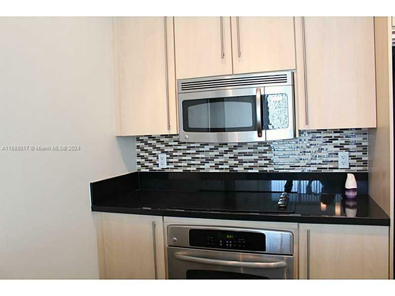 Property Photo:  79 SW 12th St 2404-S  FL 33130 