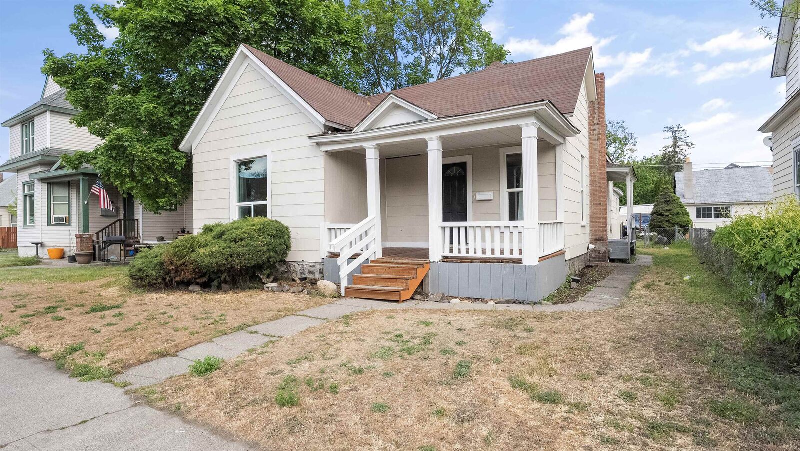 Property Photo:  1922 W Broadway Ave  WA 99201 