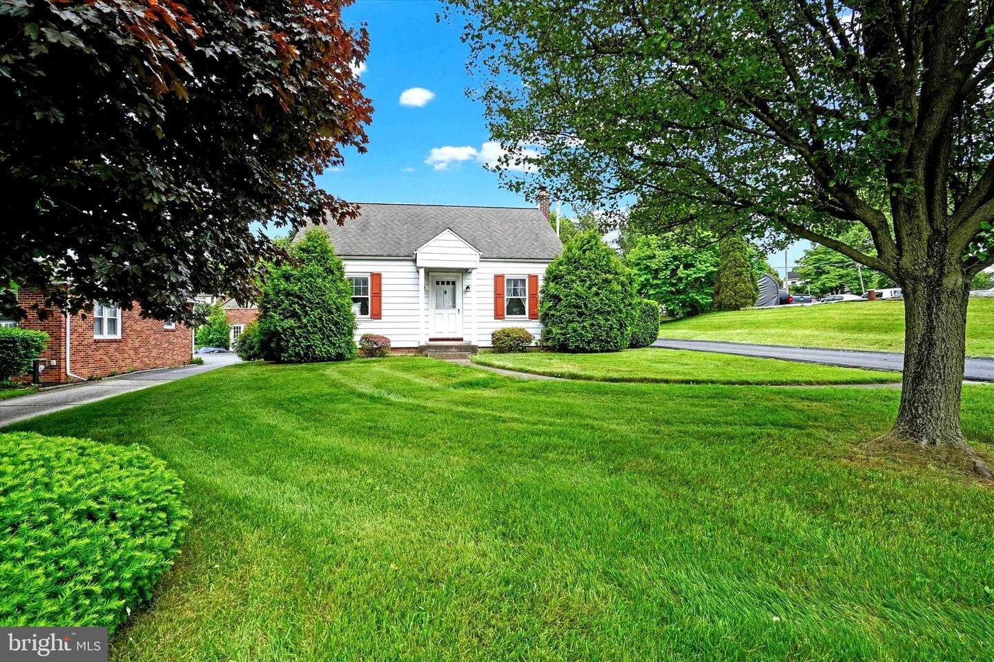 2259 S Queen Street  York PA 17402 photo