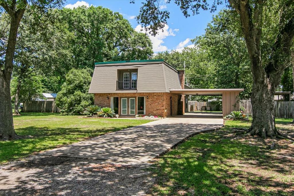 Property Photo:  210 Live Oak  TX 77611 