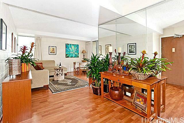 Property Photo:  2055 Nuuanu Avenue 1001  HI 96817 