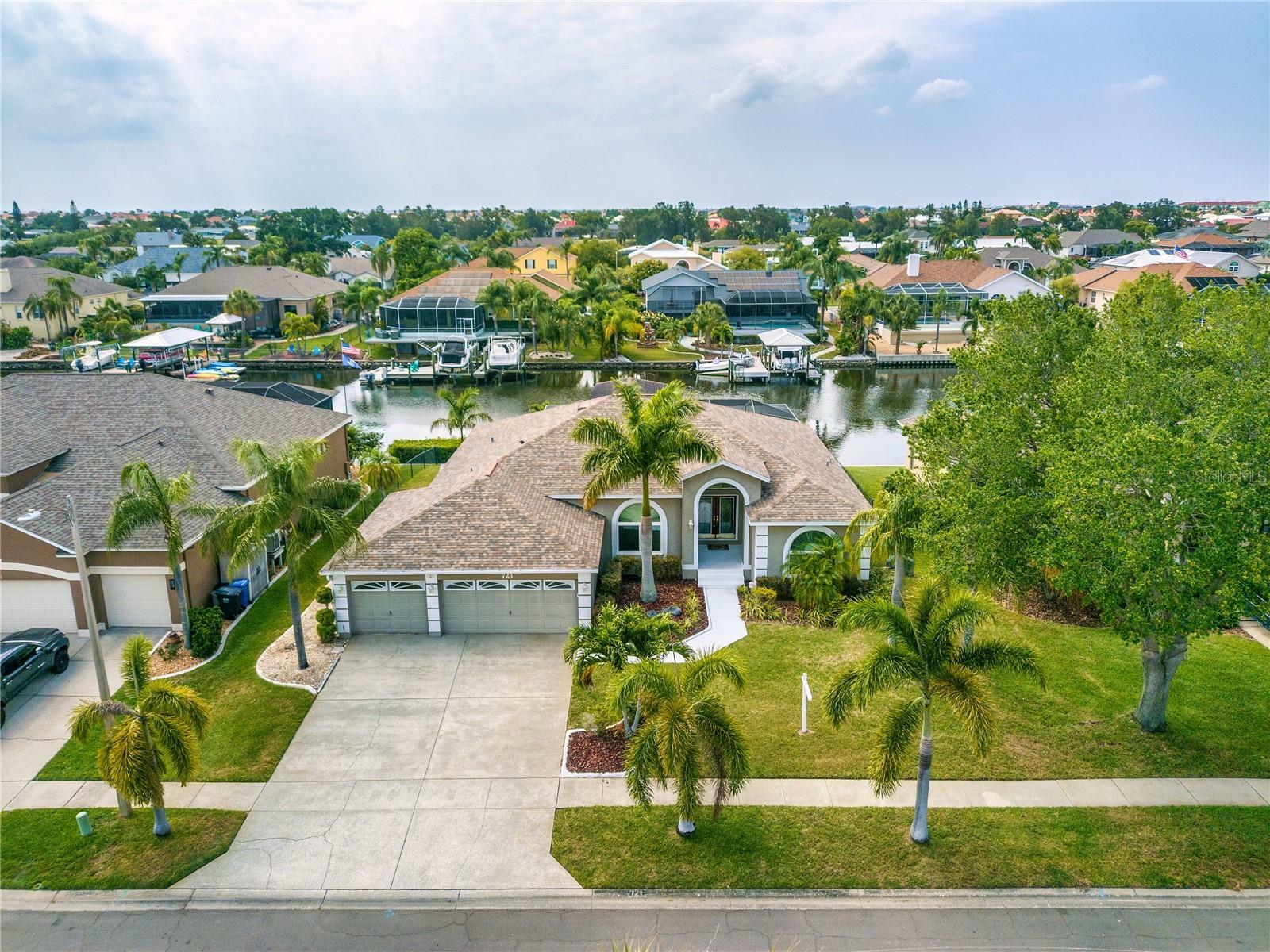 Property Photo:  721 Bunker View Drive  FL 33572 