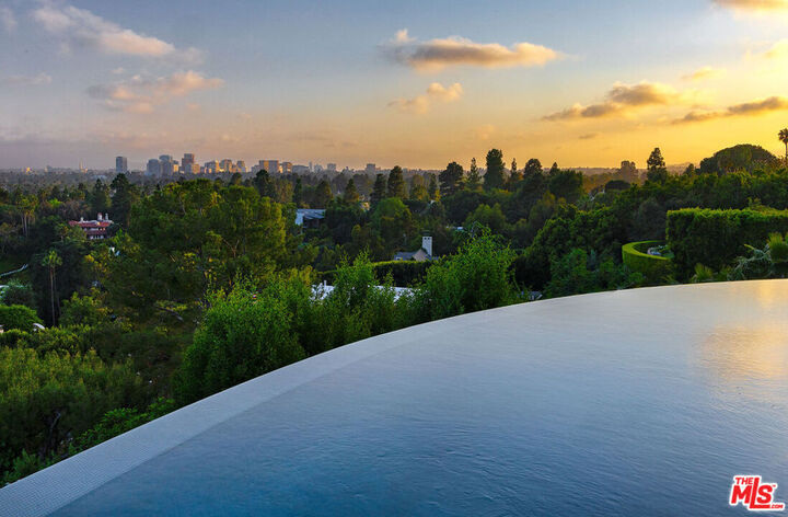 Property Photo:  1118 Calle Vista Drive  CA 90210 