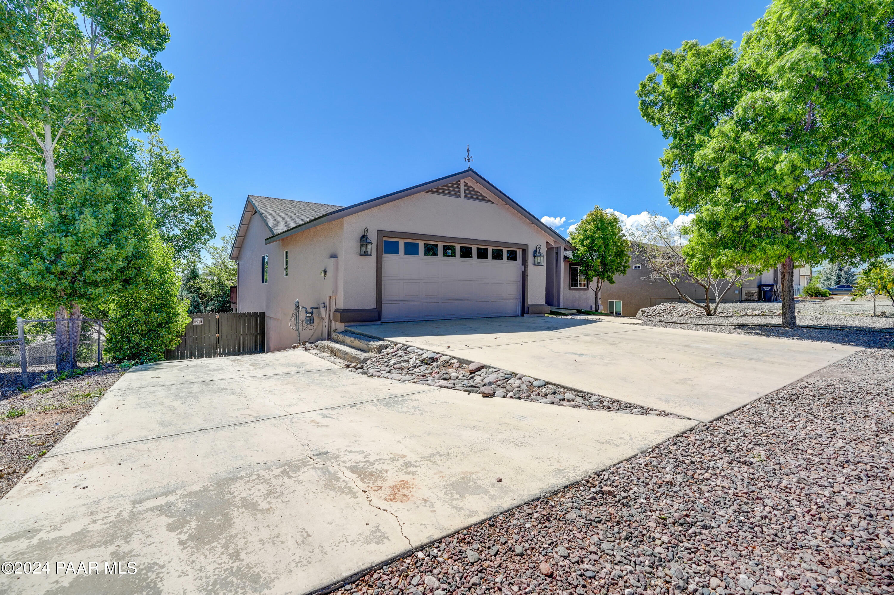 Property Photo:  5219 N Saddleback Drive  AZ 86314 
