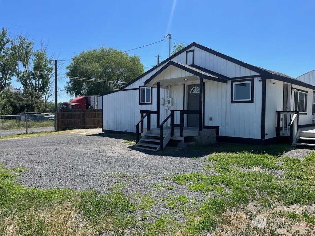 Property Photo:  167 Moses Lake Avenue  WA 98851 