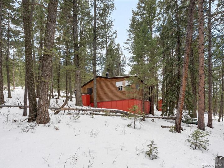 Property Photo:  5525 S Twin Spruce Drive  CO 80439 
