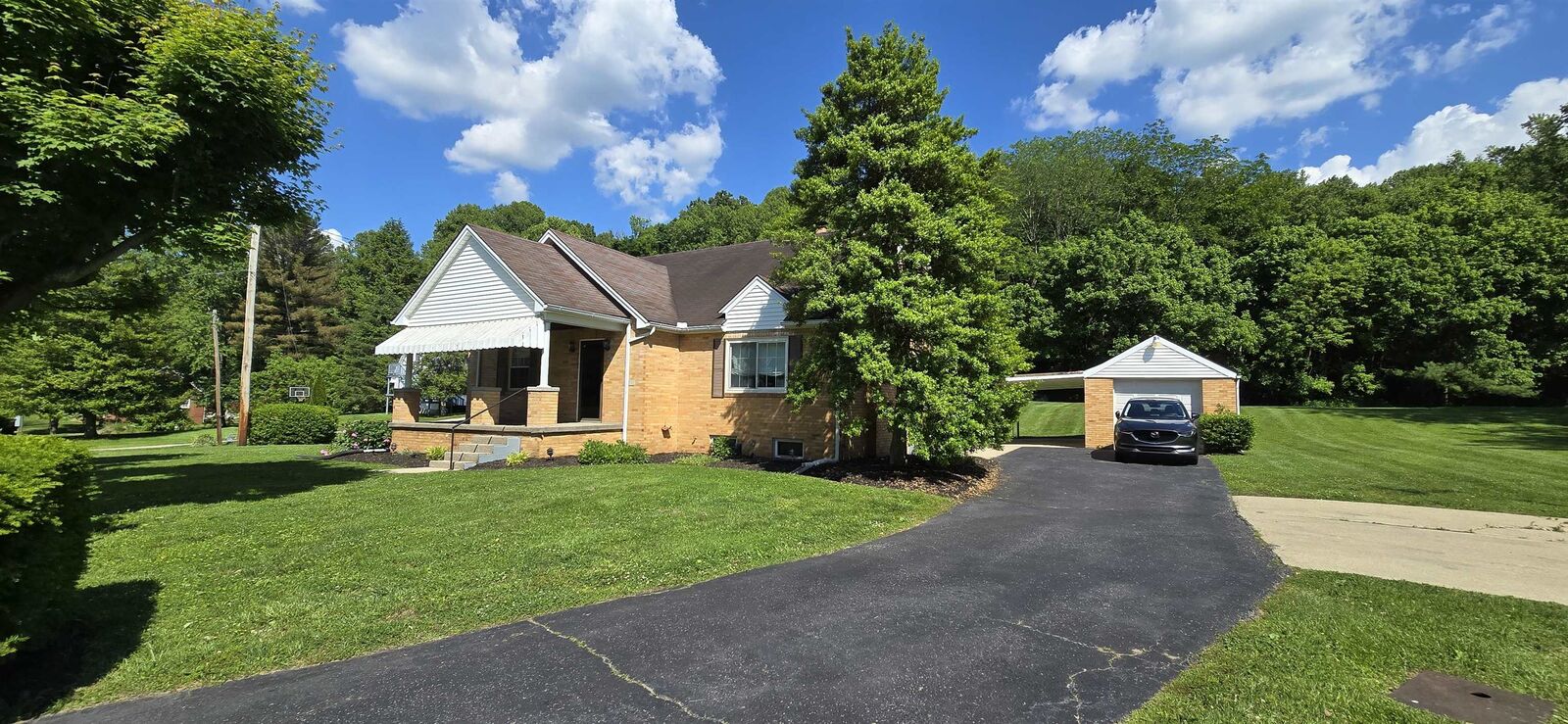Property Photo:  1677 Kentucky 8  KY 41174 