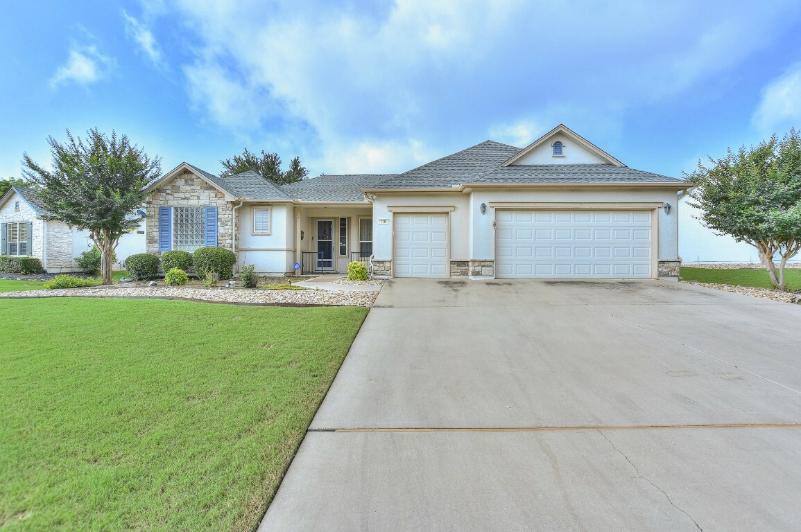 Property Photo:  116 Durango Trail  TX 78633 