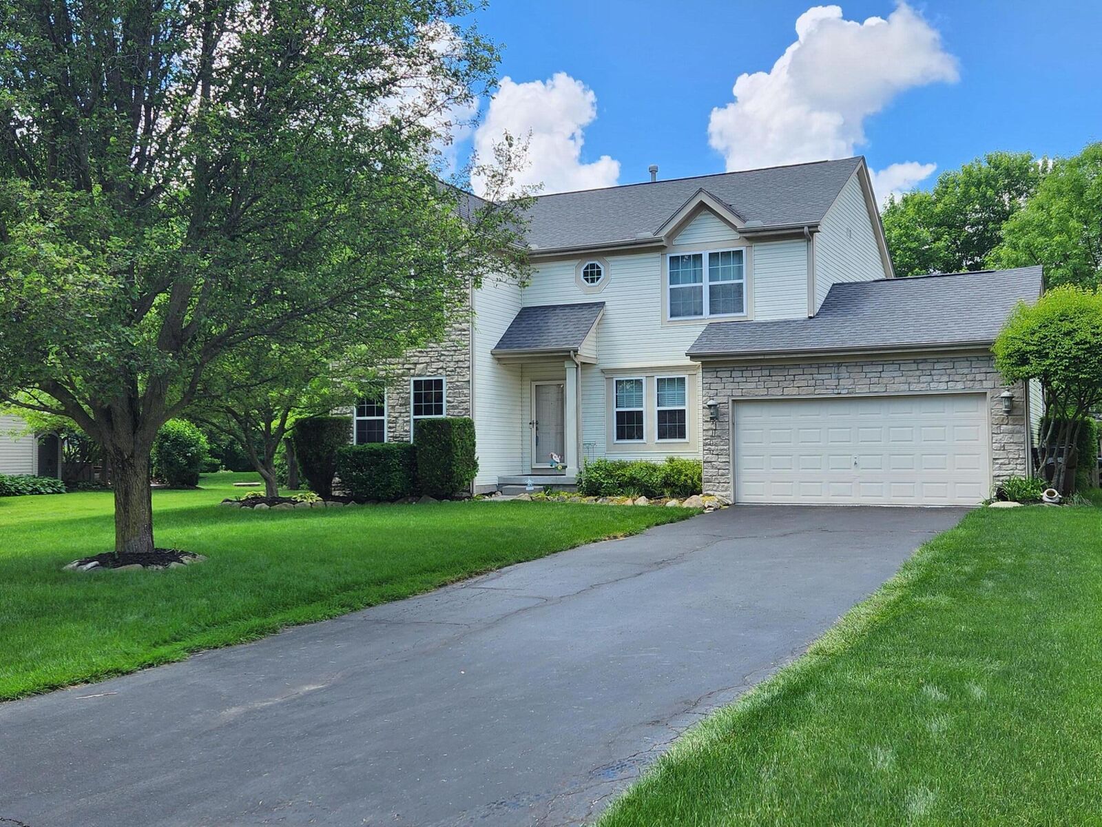 Property Photo:  6762 Alberta Place  OH 43082 