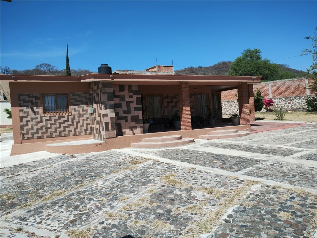 Property Photo: 95 Carretera Acambaro-Tarandacua Km 3 OS 38600