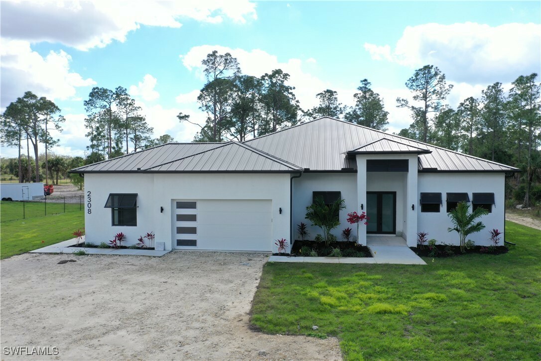 Property Photo:  2308 6th Avenue SE  FL 34117 