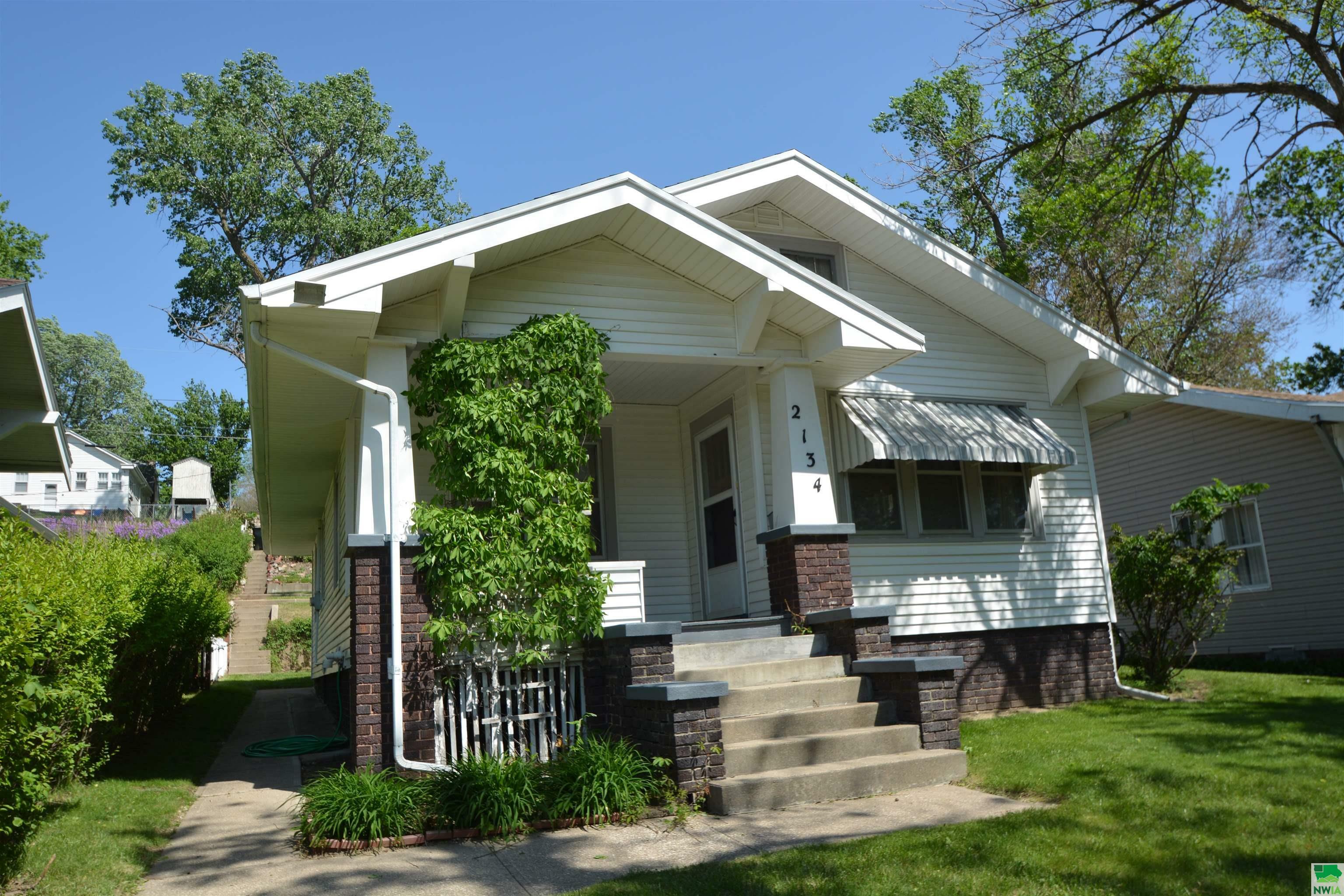 Property Photo:  2134 Kennedy Dr  IA 51104 