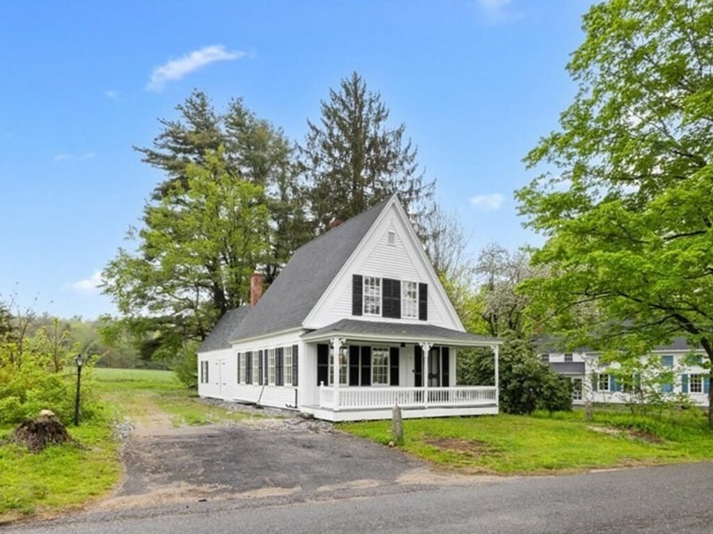 Property Photo:  5 Northeast Fitzwilliam Road  MA 01368 