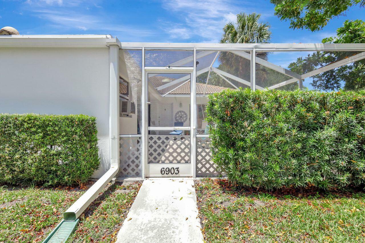 Property Photo:  6903 Geminata Oak Court  FL 33410 