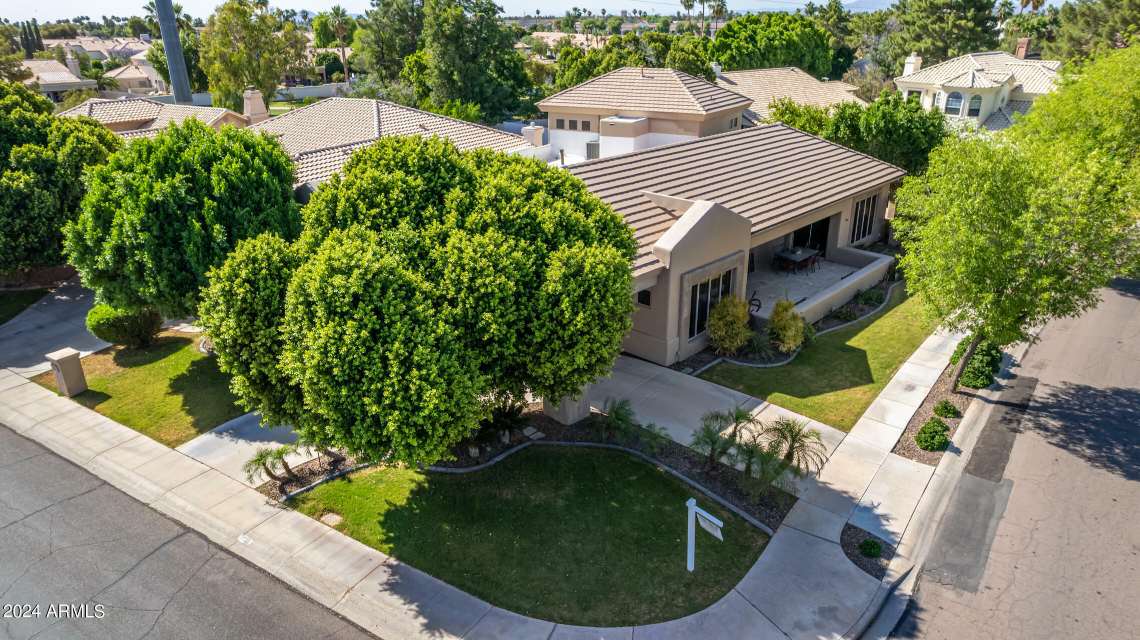 Property Photo:  1920 E Schooner Court  AZ 85234 