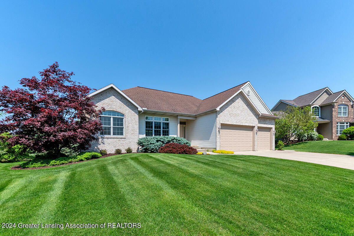 Property Photo:  1223 Berkshire Drive  MI 48895 