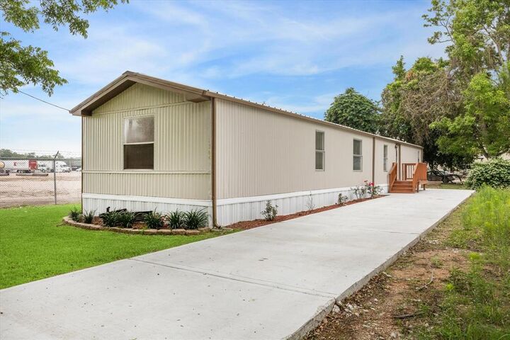 1309 Newman Street  Alvin TX 77511 photo