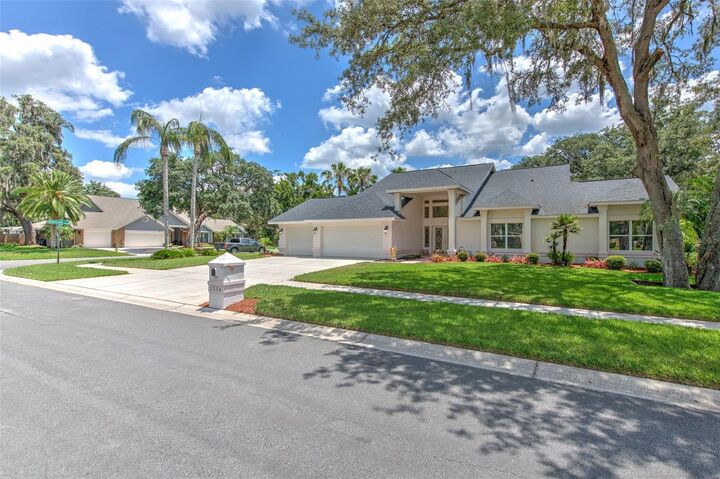 Property Photo:  2514 Mason Oaks Drive  FL 33596 