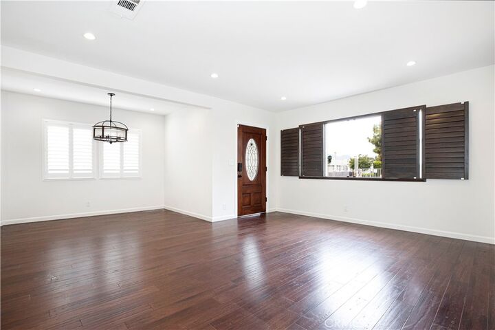 Property Photo: 22020 Saticoy Street CA 91303