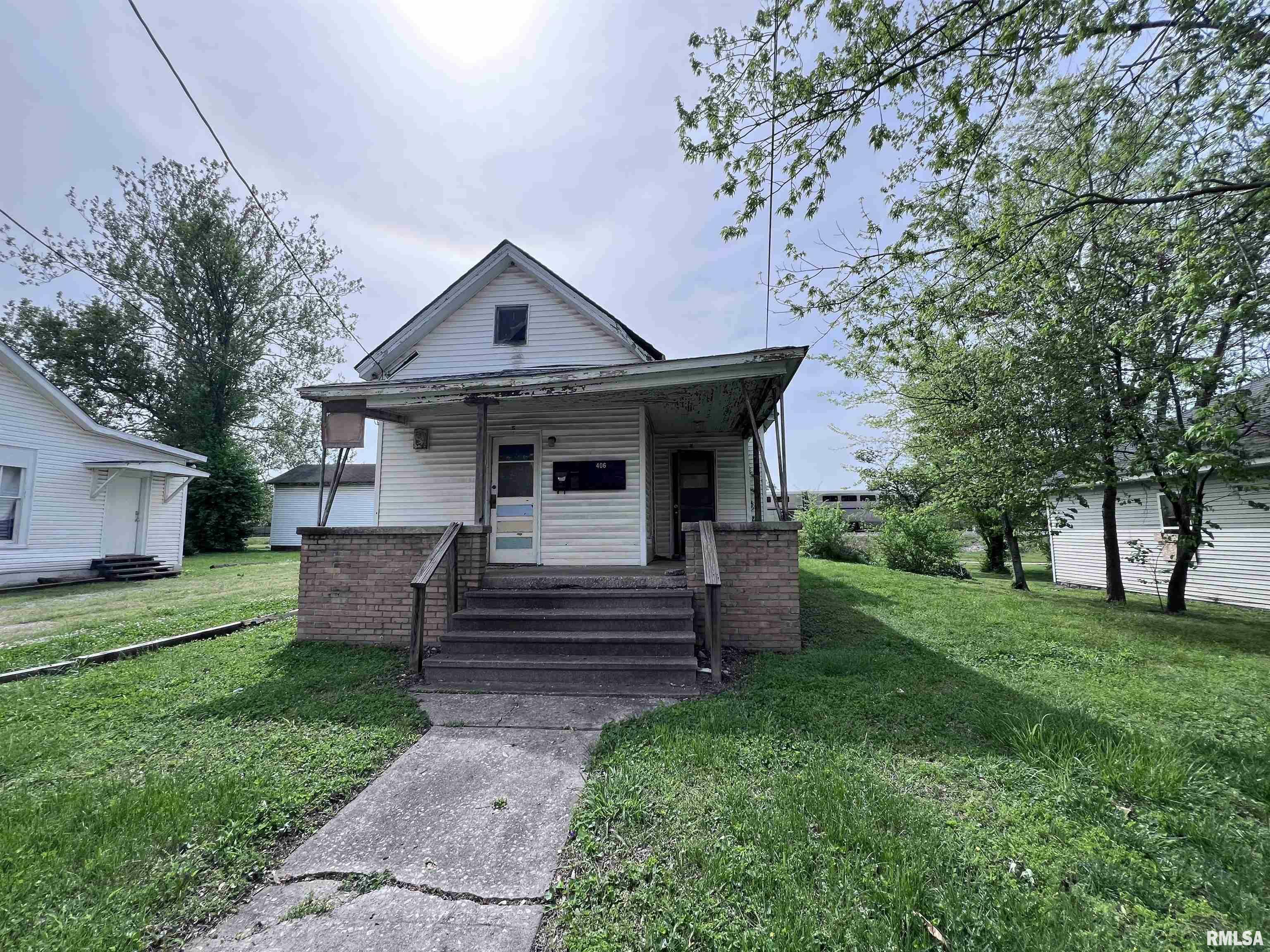 Property Photo: 406 S Washington Street IL 62901