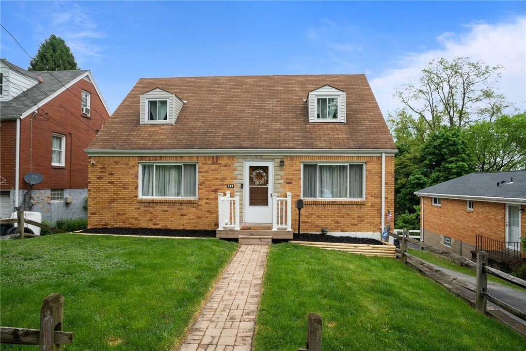 Property Photo: 203 W View Ave PA 15229