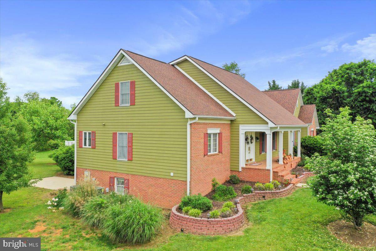 Property Photo:  487 Eastland Drive  WV 25414 