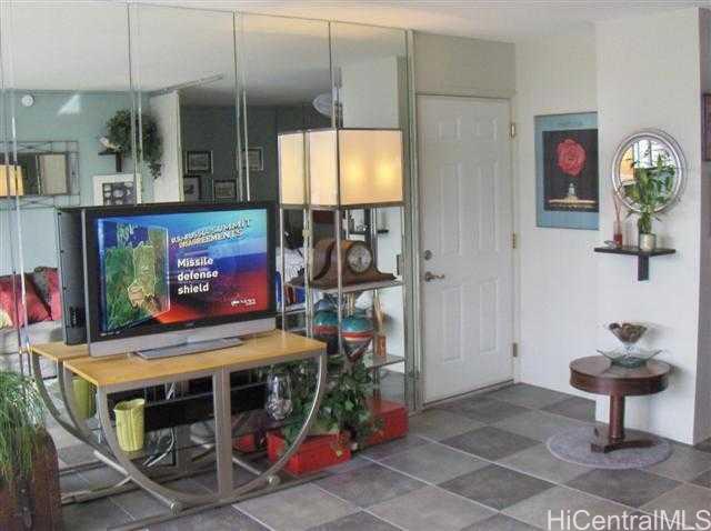 Property Photo: 2740 Kuilei Street 905 HI 96826