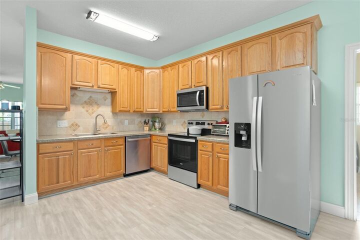 Property Photo:  4203 Shadow Creek Circle  FL 32765 