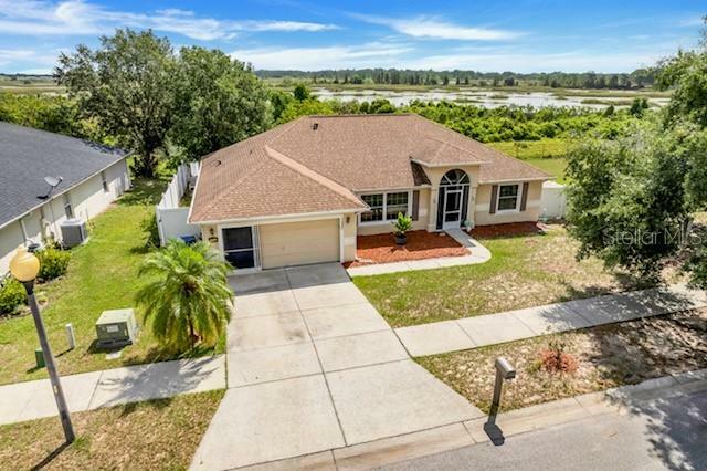 Property Photo:  1023 Bluegrass Drive  FL 34736 