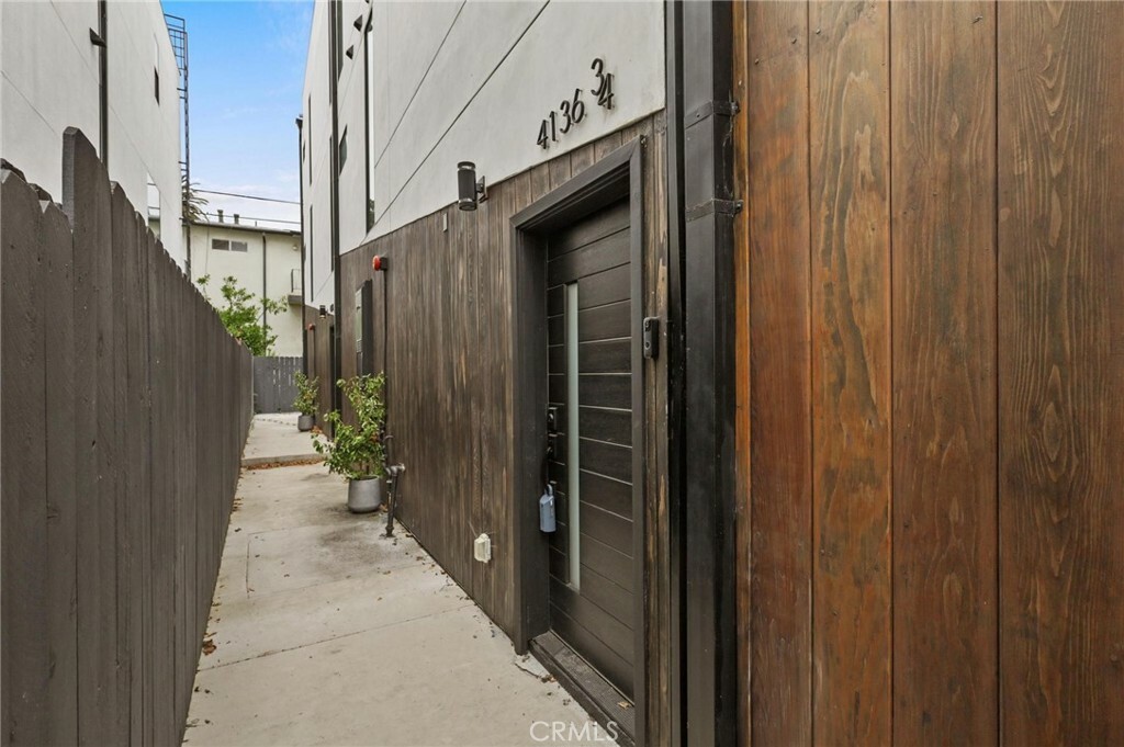 Property Photo:  4136 3/4 Normal Avenue  CA 90029 