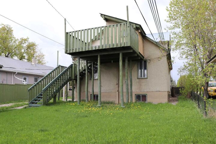 Property Photo: 4723 5 Avenue AB T7E 1C6