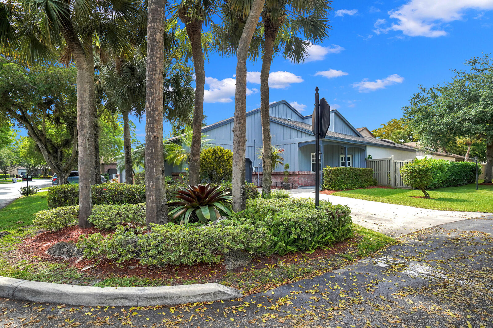 Property Photo: 6525 Windsor Drive FL 33067