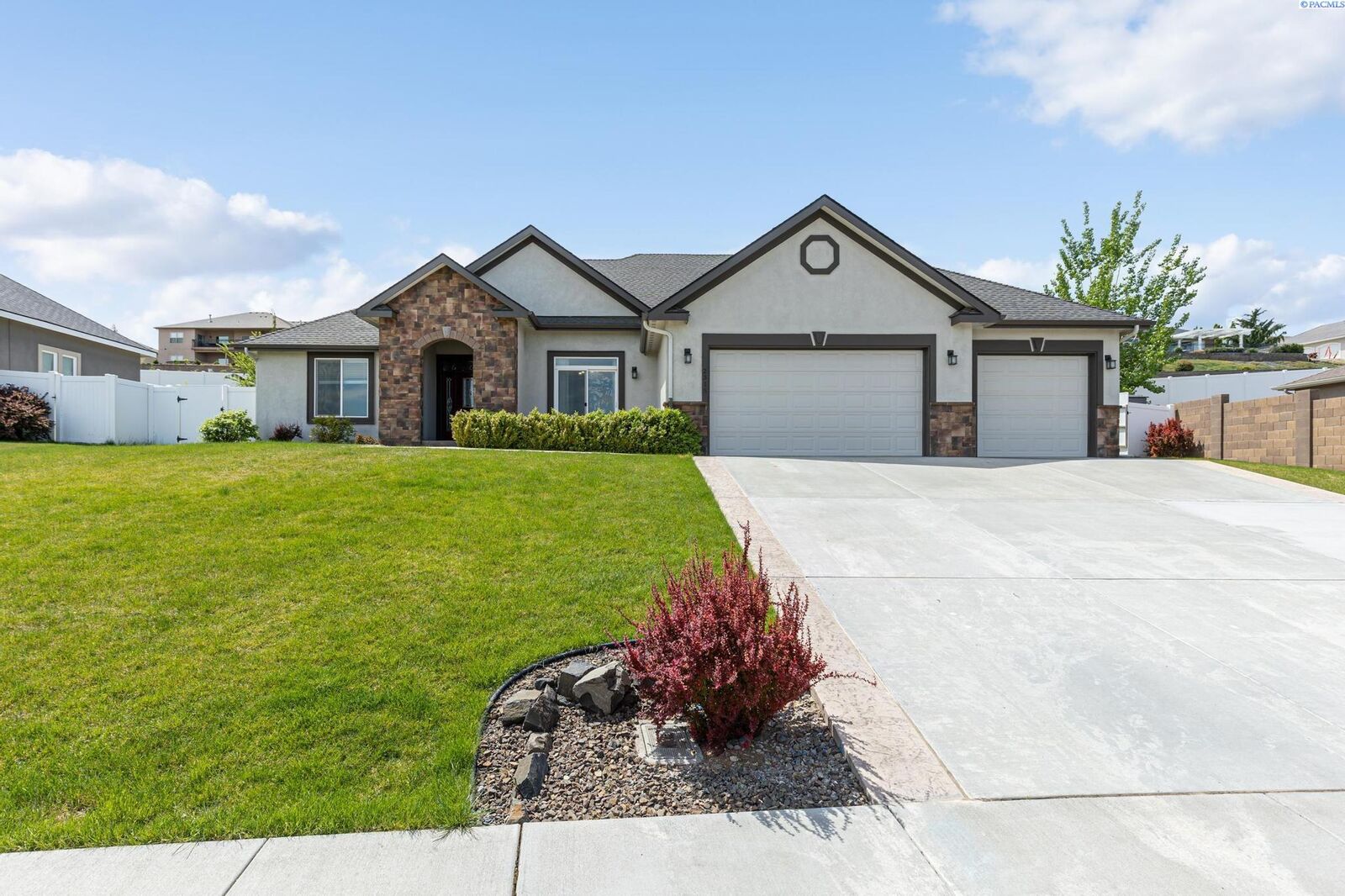 House for sale in Richland 2315 Cottontail Ln, Richland, WA 993529117