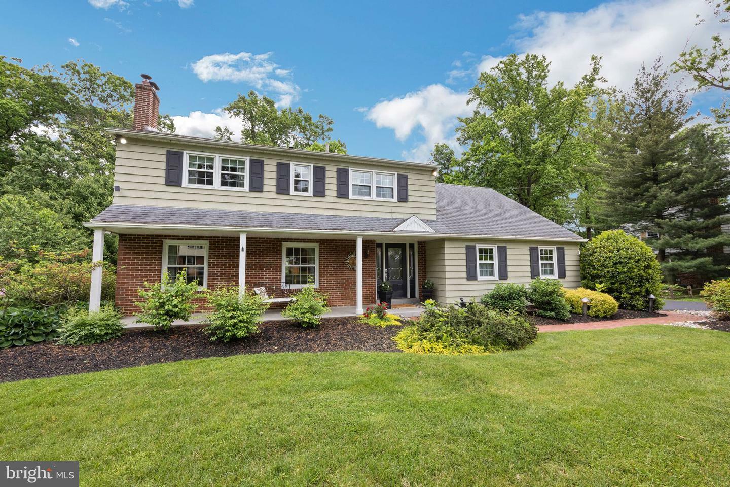 Property Photo:  410 Scott Lane  PA 19086 