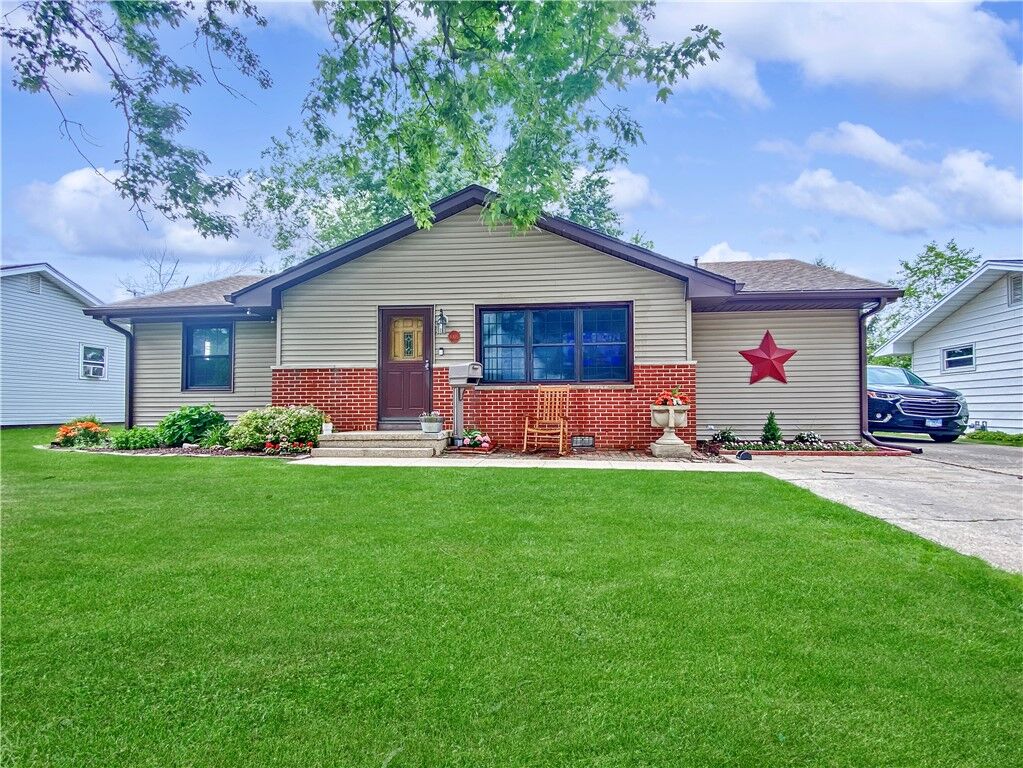 Property Photo:  1005 23rd Street  IL 61938 