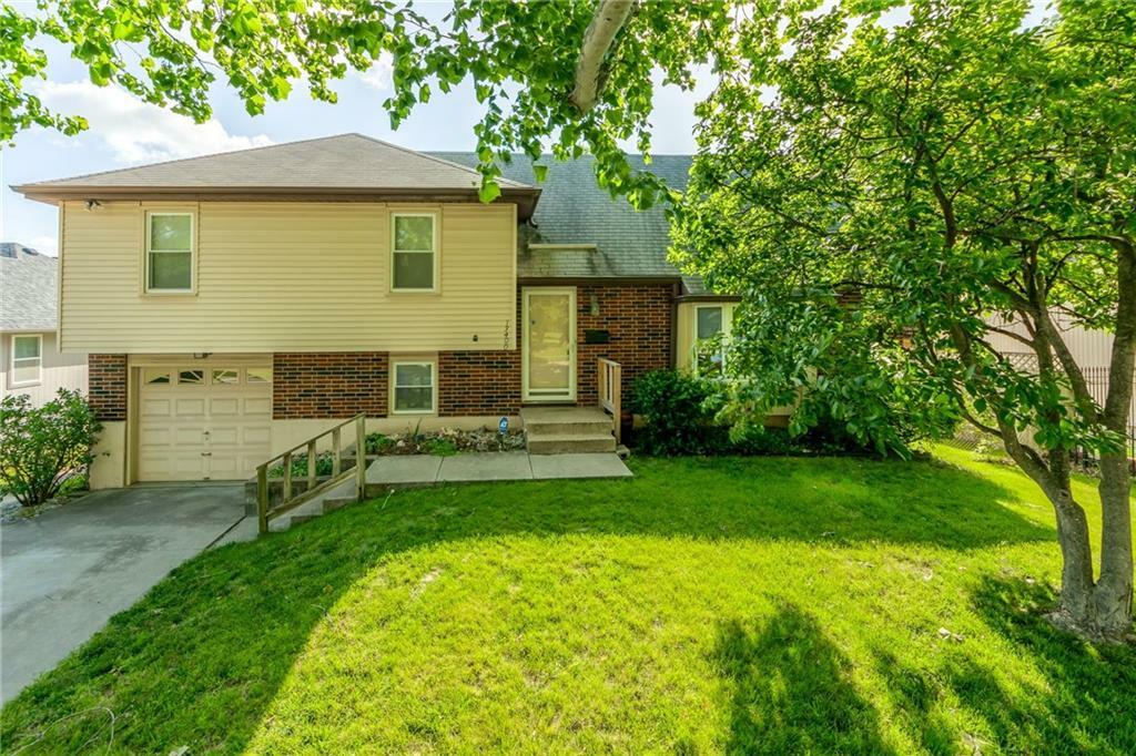 Property Photo: 13400 Park Hills Drive MO 64030