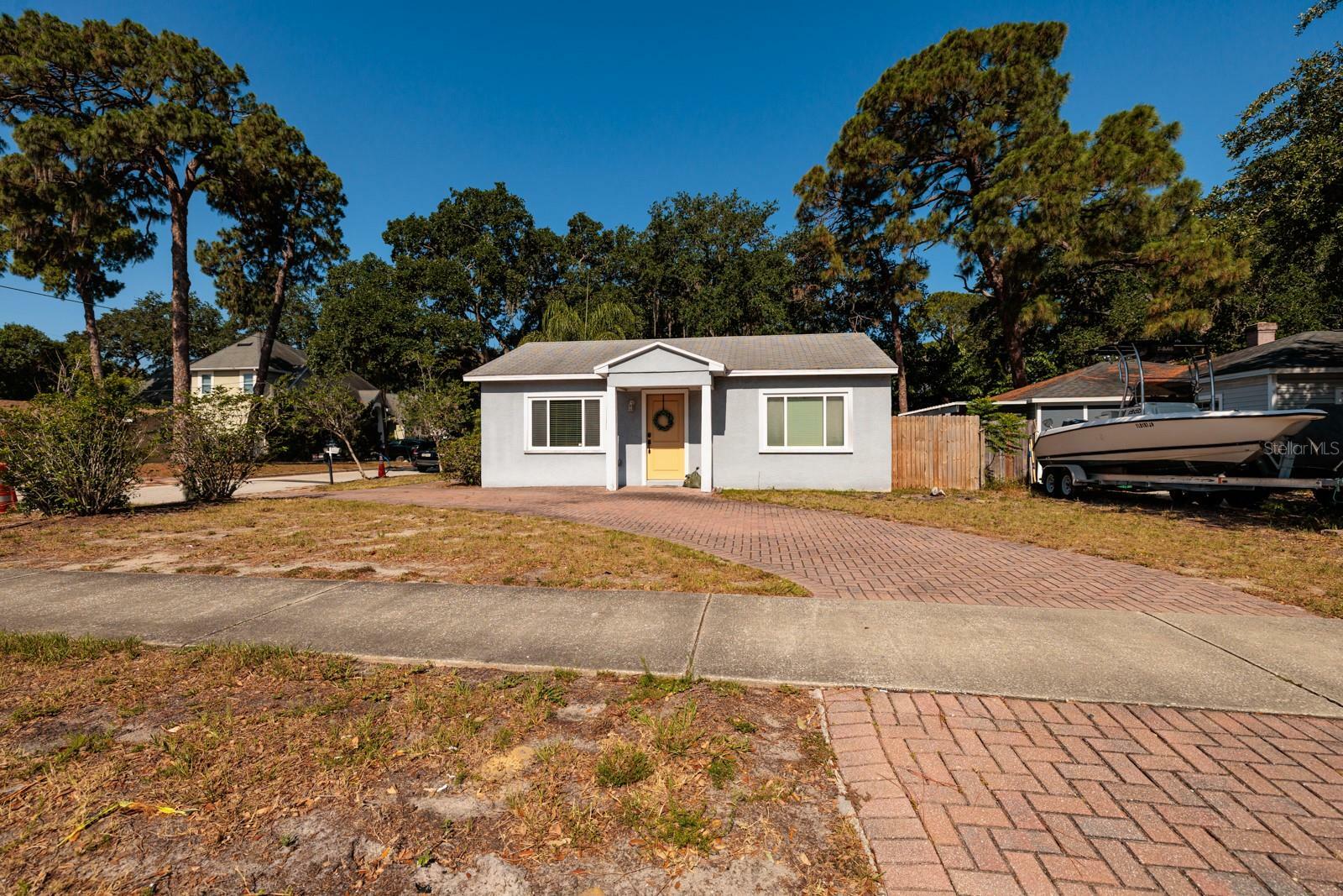 Property Photo: 4401 W Sevilla Street FL 33629