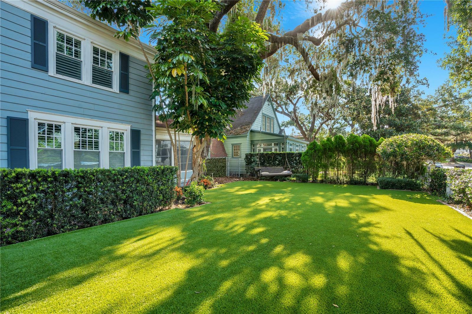 Property Photo:  809 E Ridgewood Street  FL 32803 