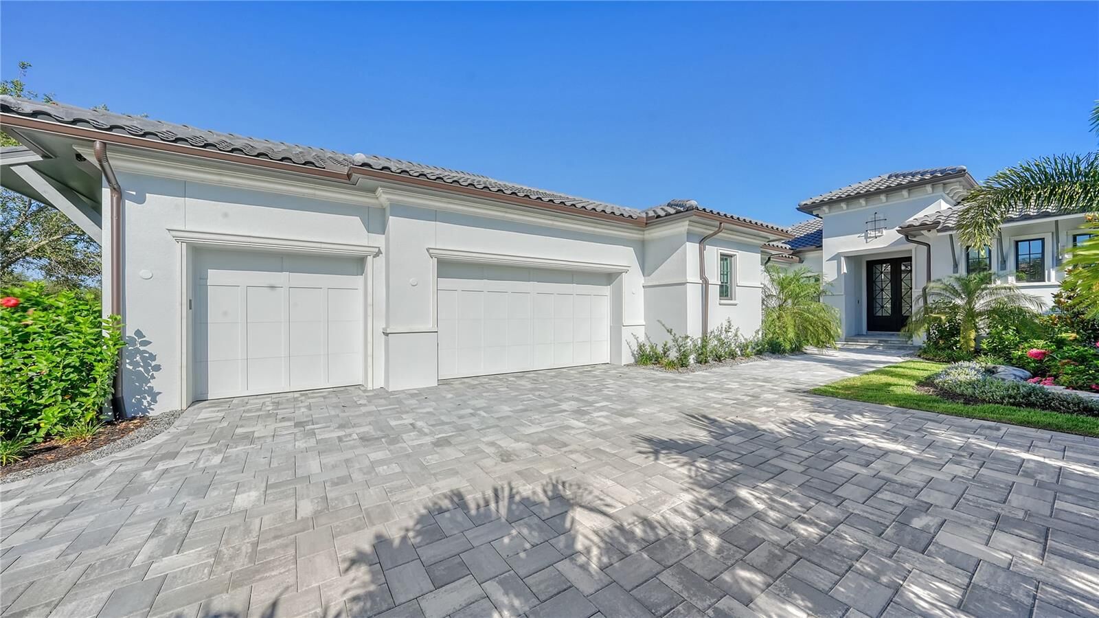 Property Photo: 7944 Matera Court FL 34202