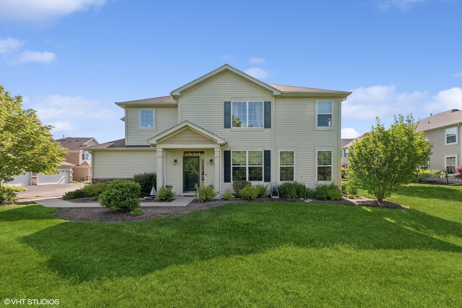 Property Photo:  400 S Jade Lane  IL 60073 