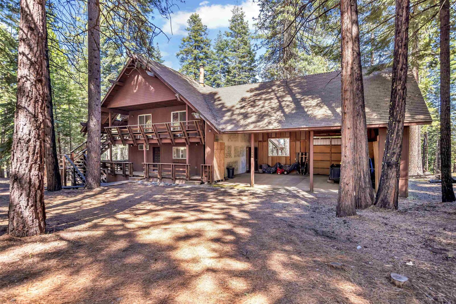 3 bed Lake Almanor home for sale 704 E Mountain Ridge Road, Lake