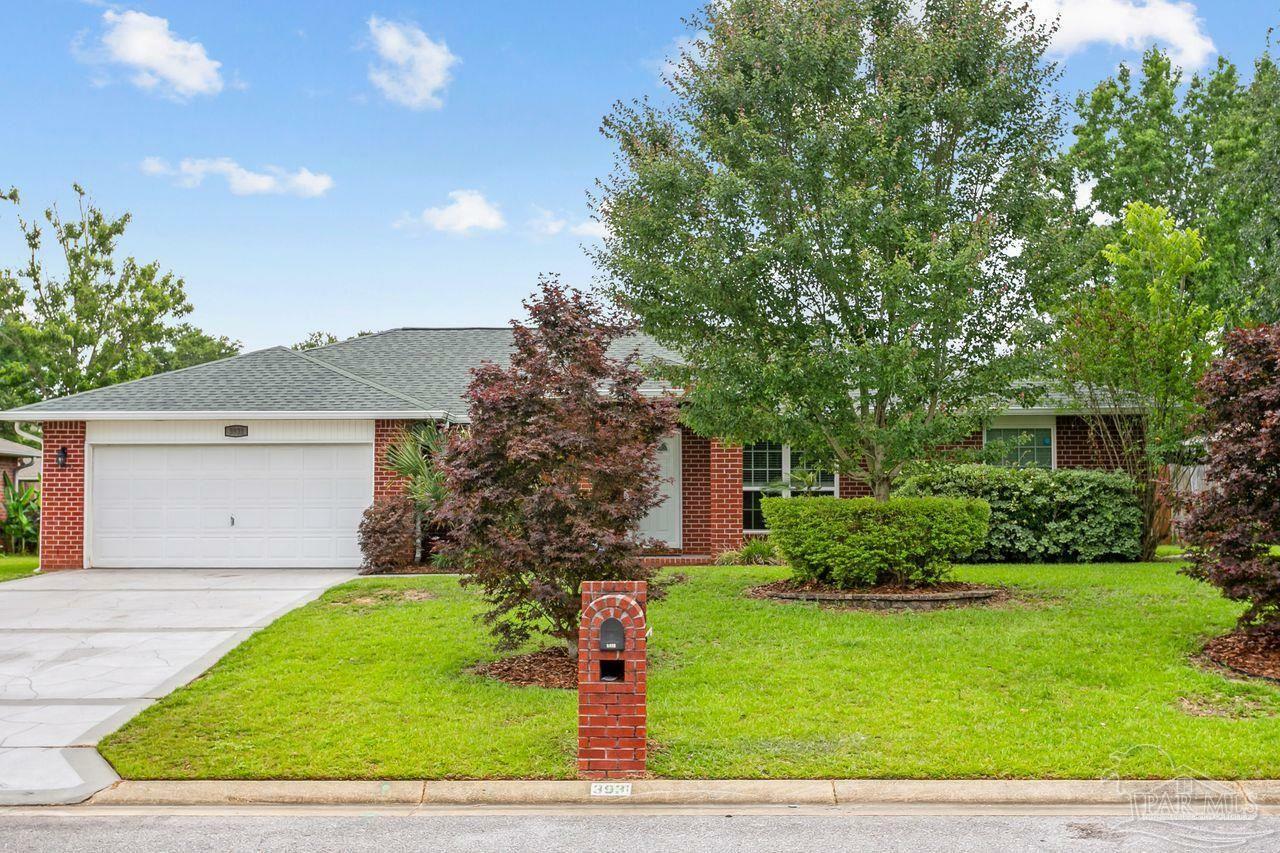 Property Photo: 3931 Andershot St FL 32571