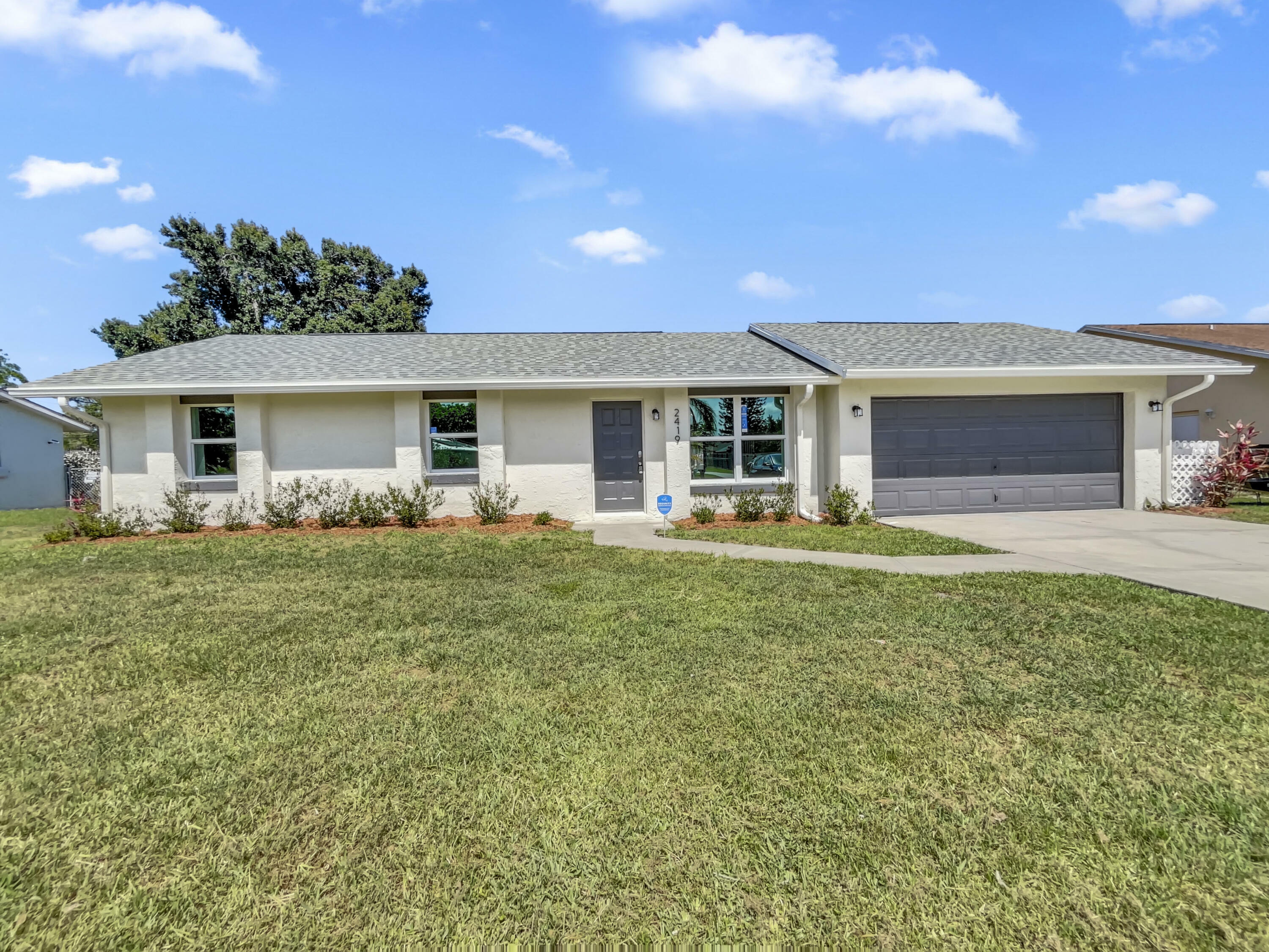 Property Photo:  2419 SE Marseille Street  FL 34952 