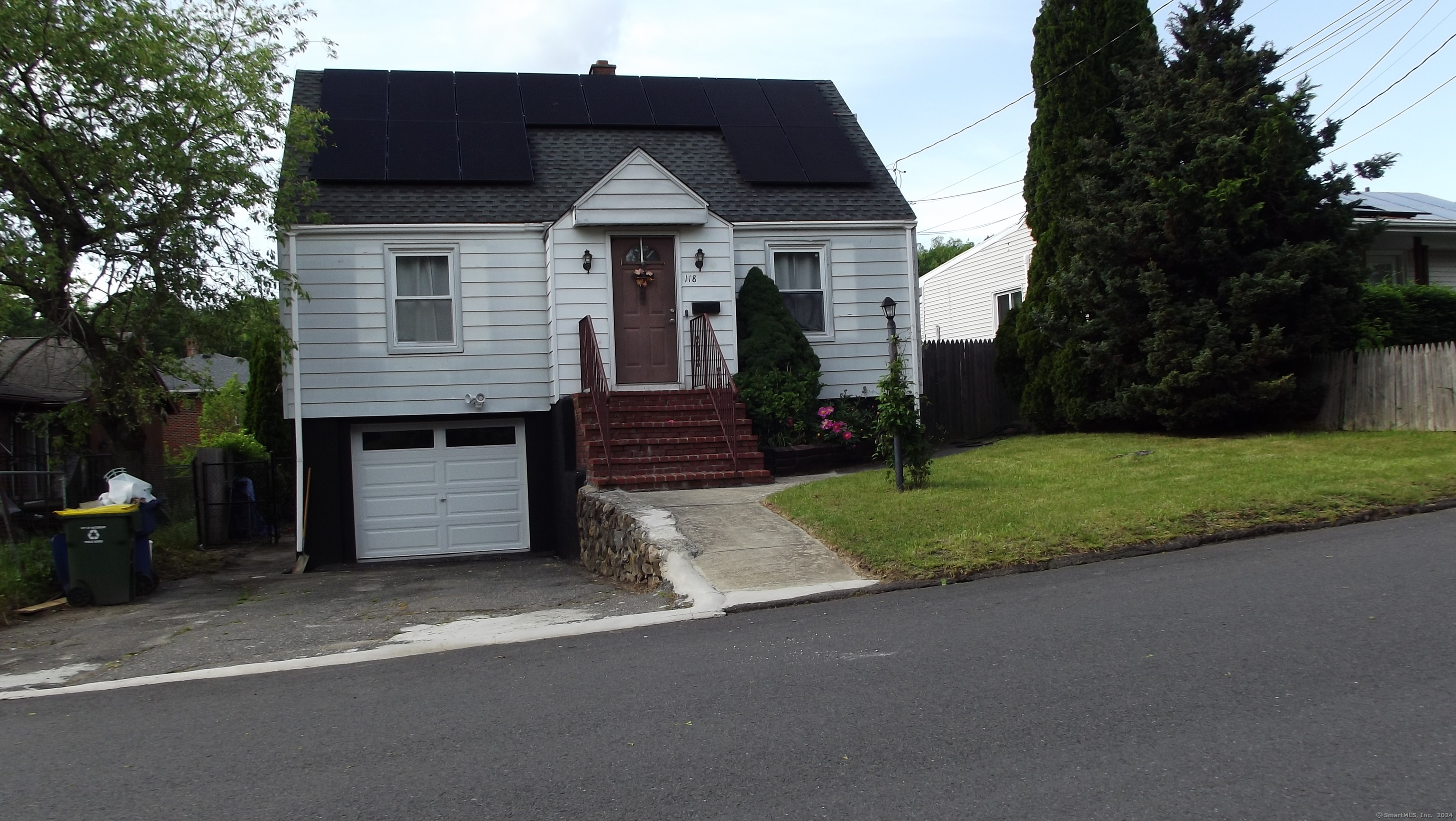 Property Photo:  118 Bennett Avenue  CT 06708 