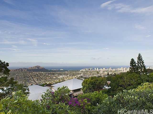 Property Photo: 3867 Lurline Drive HI 96816